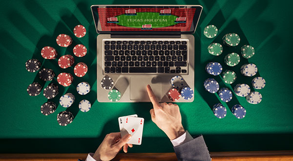 How Does Bonuses Enhance Online Poker Gameplay?